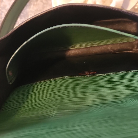 Louis Vuitton Cartouchiere Bag in Green Epi Leather - Picture 14 of 16